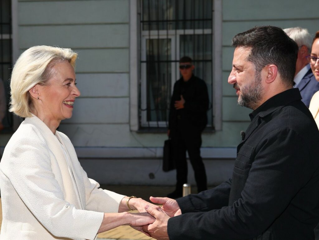 EU, Ukraine unveil defence partnership as von der Leyen receives historic honour