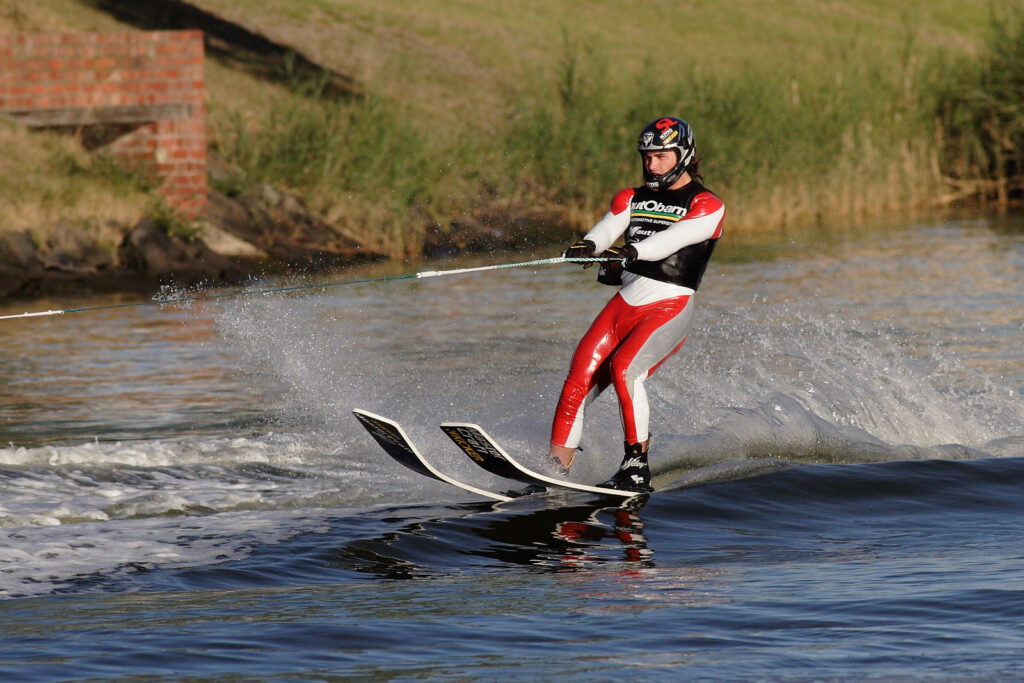 Man fires air rifle at water skier and son in Flanders