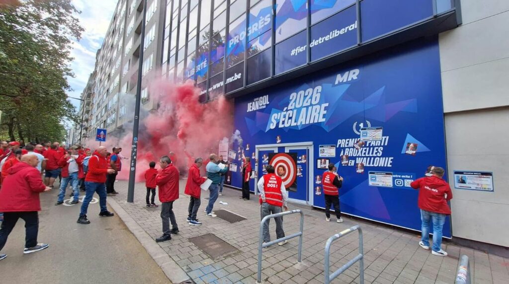 Demonstration by FGTB at Brussels headquarters of MR and Les Engagés