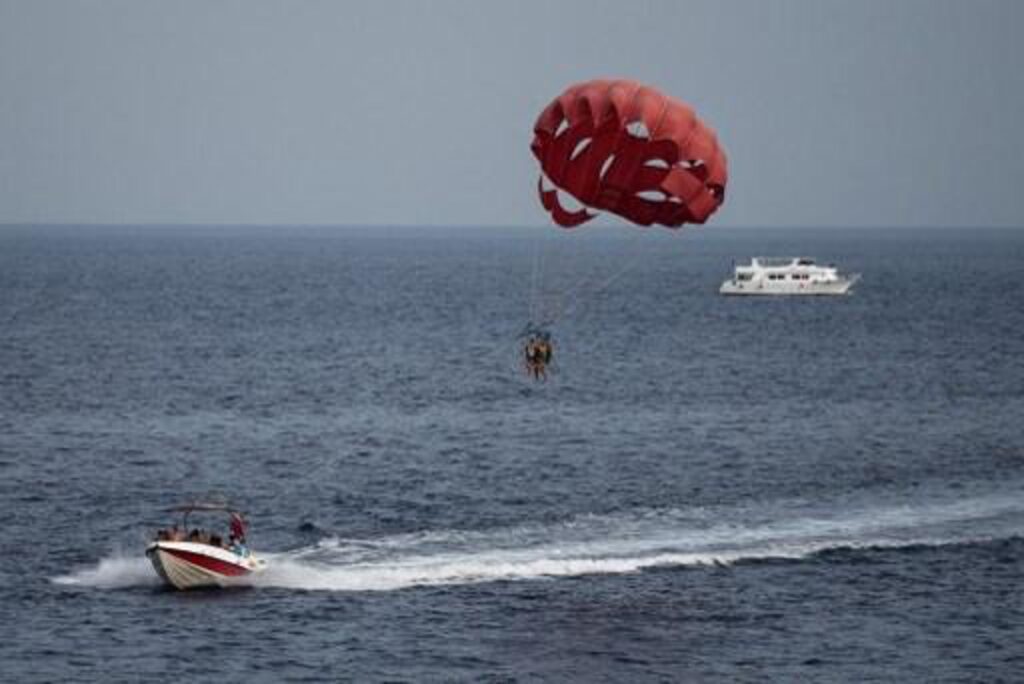 Two Belgians seriously injured in parasailing accident in France