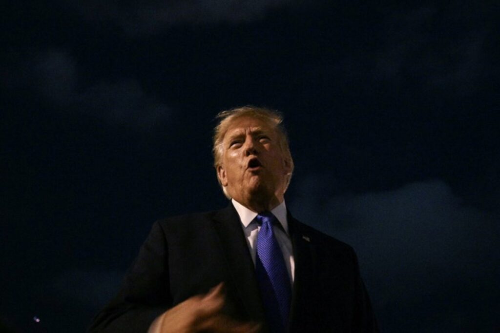 Trump: Either the Strait of Hormuz 'will open very soon', or Iran will be struck 'very hard'
