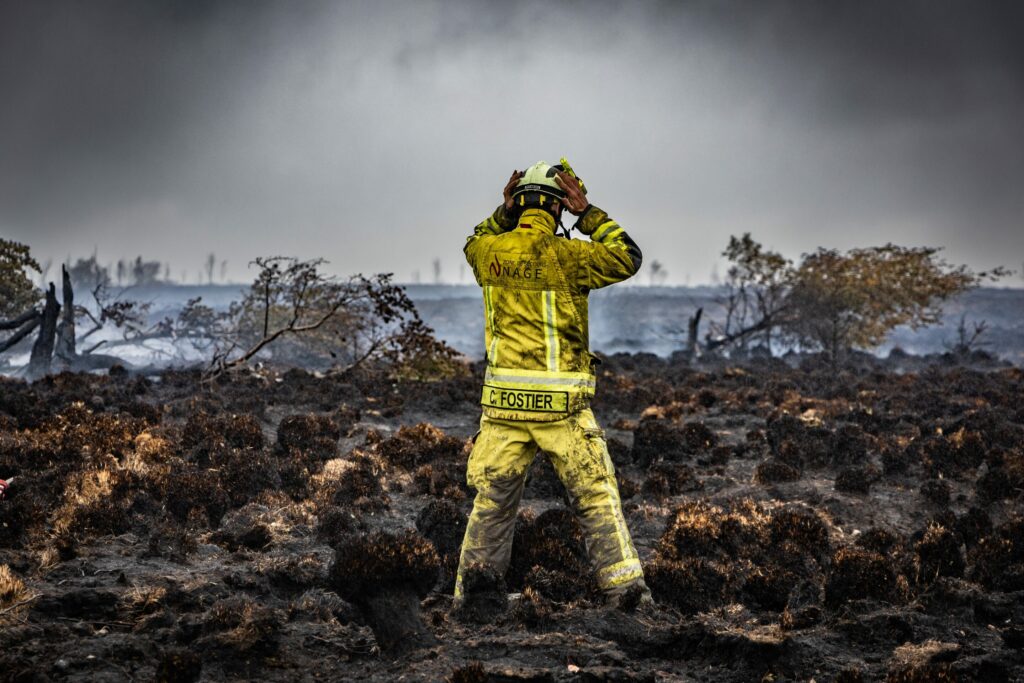 High Fens: Fire has been contained but is not yet under control
