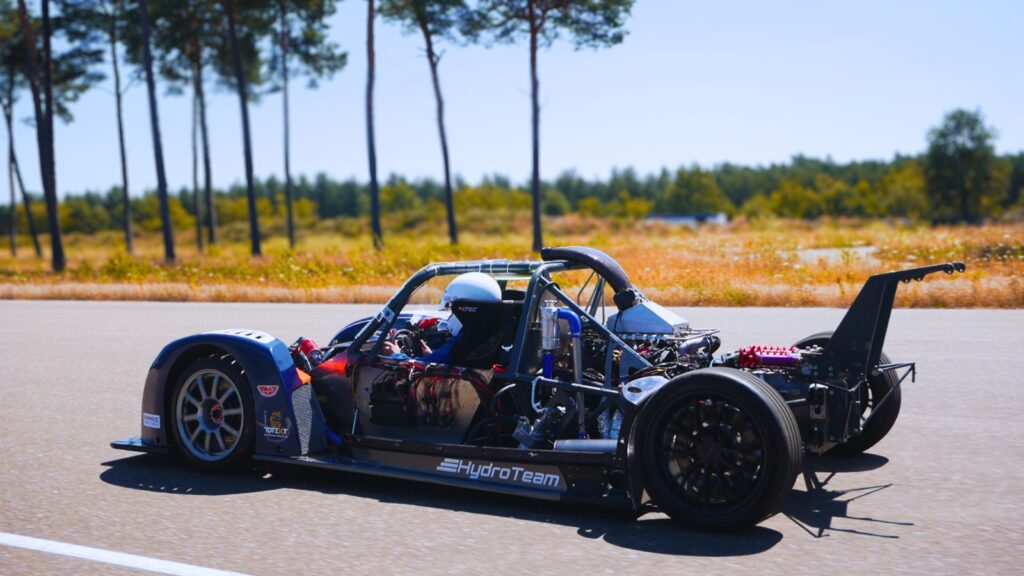 KU Leuven students unveil new hydrogen-powered racing car
