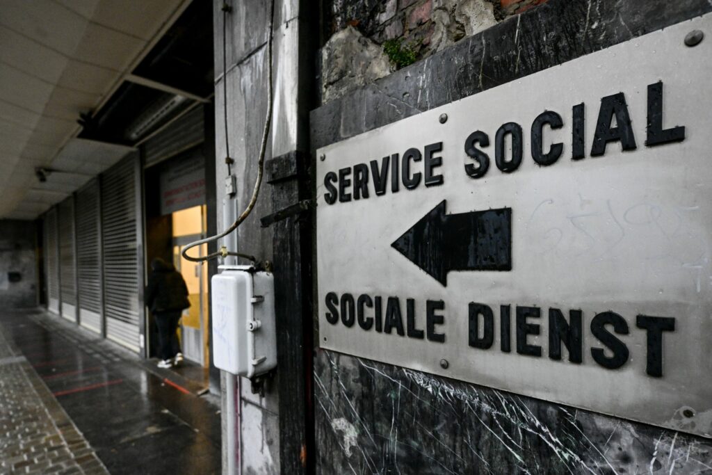 More than half of unemployed who lose their benefits apply for guaranteed minimum income