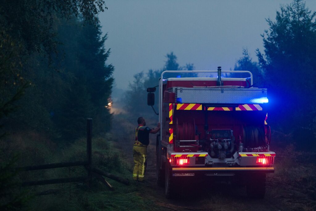 High Fens: Firefighting aircraft unable to take off due to weather conditions
