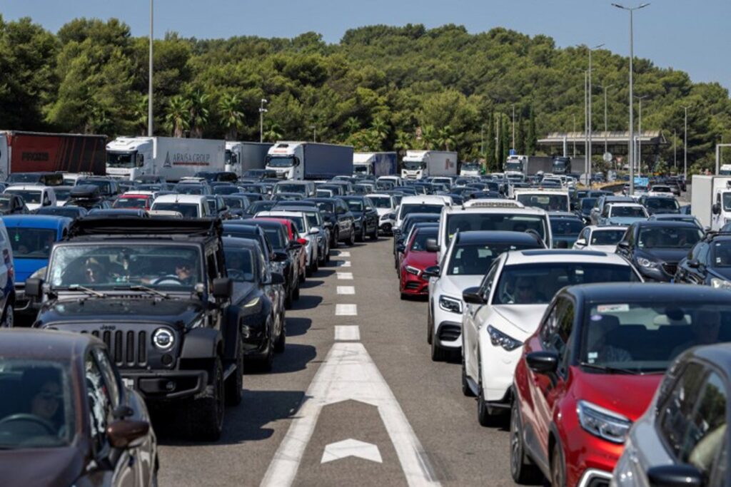 Warm summer leads to more medical emergencies and breakdowns on the road