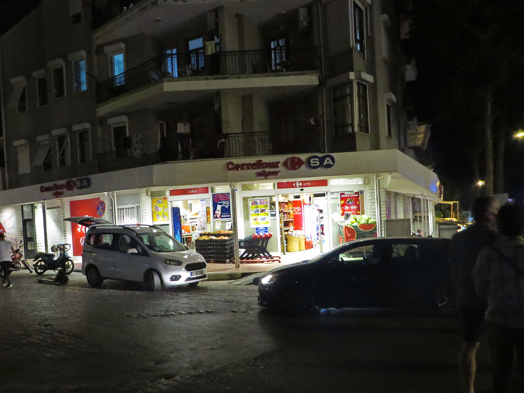 EBRD funds CarrefourSA deal with €250m loan tied to green targets
