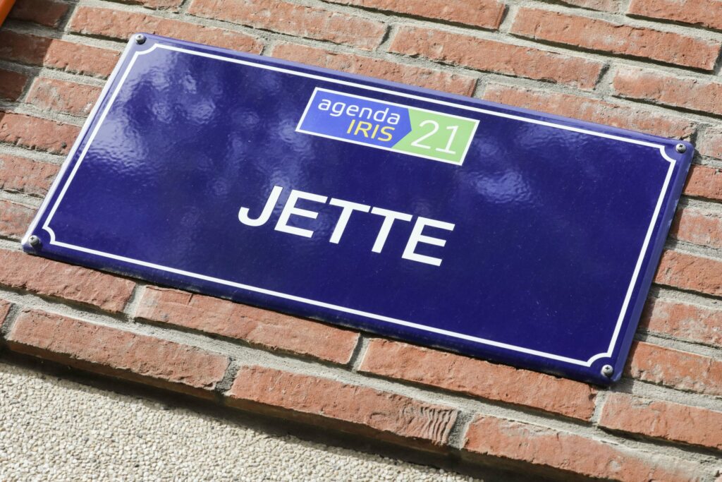 Brussels traffic disrupted after lorry accident in Jette