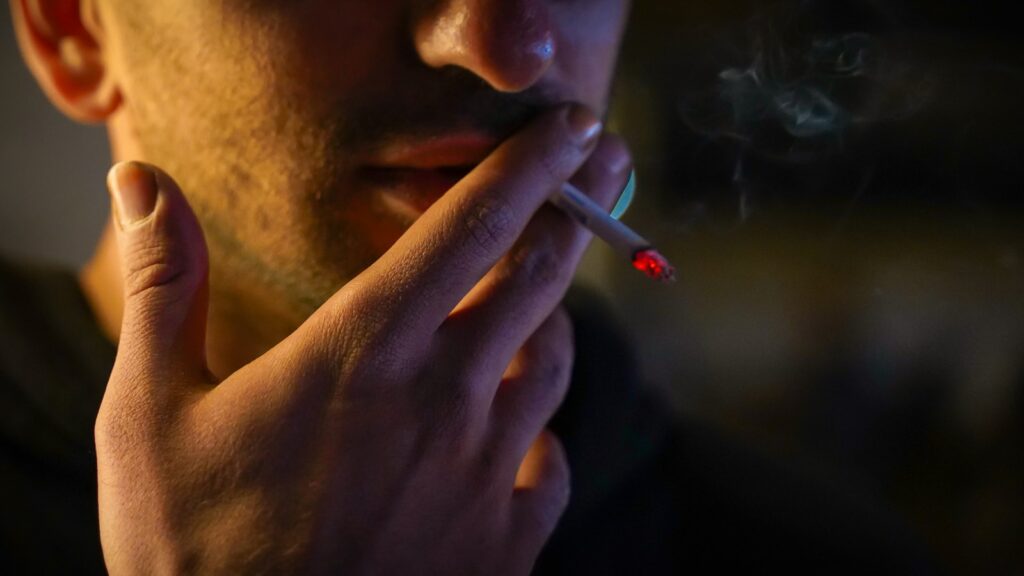 Tobacco use falls across EU, but stark contrasts emerge by age and country
