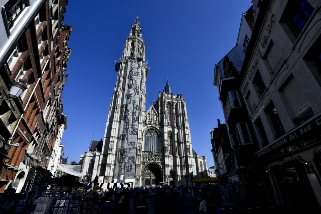 Man in critical condition after falling from Antwerp cathedral
