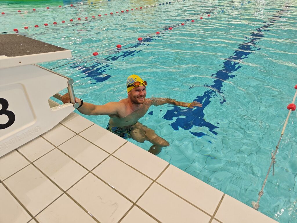 Belgian ultra-athlete attempts ocean swimming world record