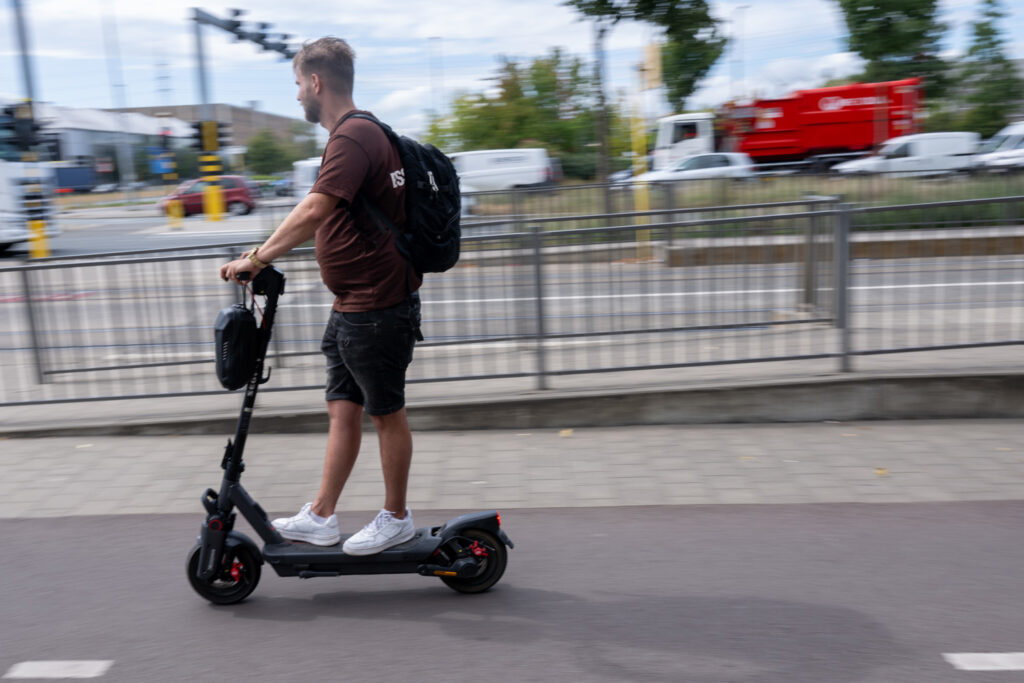 Helmets to be required on electric scooters capable of speeds over 20 km/h