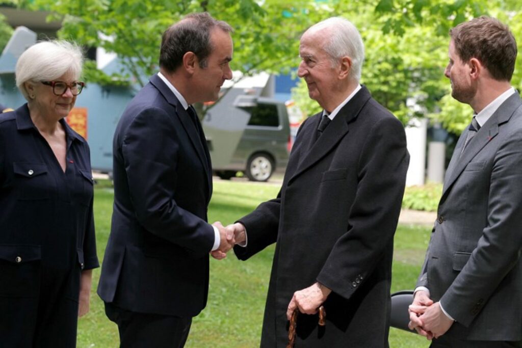 Former French P.M. Edouard Balladur dies at the age of 97