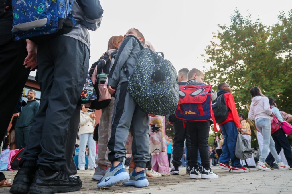 Sign language programme at Flemish schools postponed over staffing and funding issues