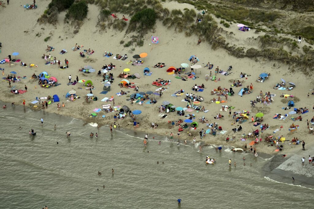 Woman dies after being pulled from the sea on Belgian coast