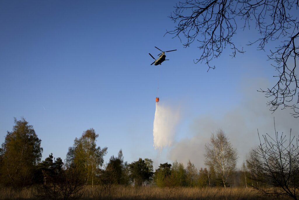 Francken says dislike for 'anything American' is hindering purchase of firefighting helicopters