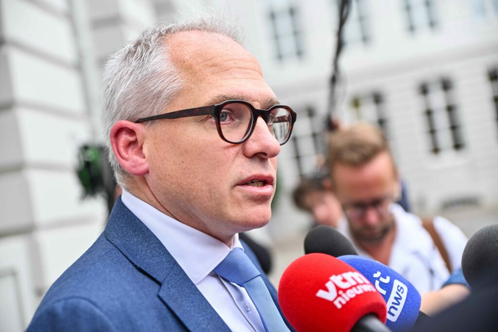 Flemish budget talks suspended after minister and staffer become unwell
