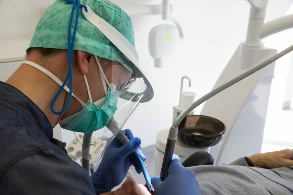 A third of young Belgians postpones dental appointments for financial reasons