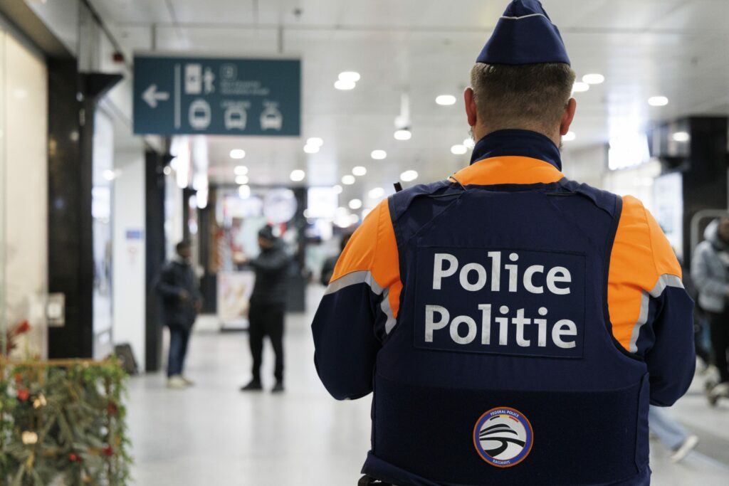 Man armed with Kalashnikov arrested at Brussels-Midi station