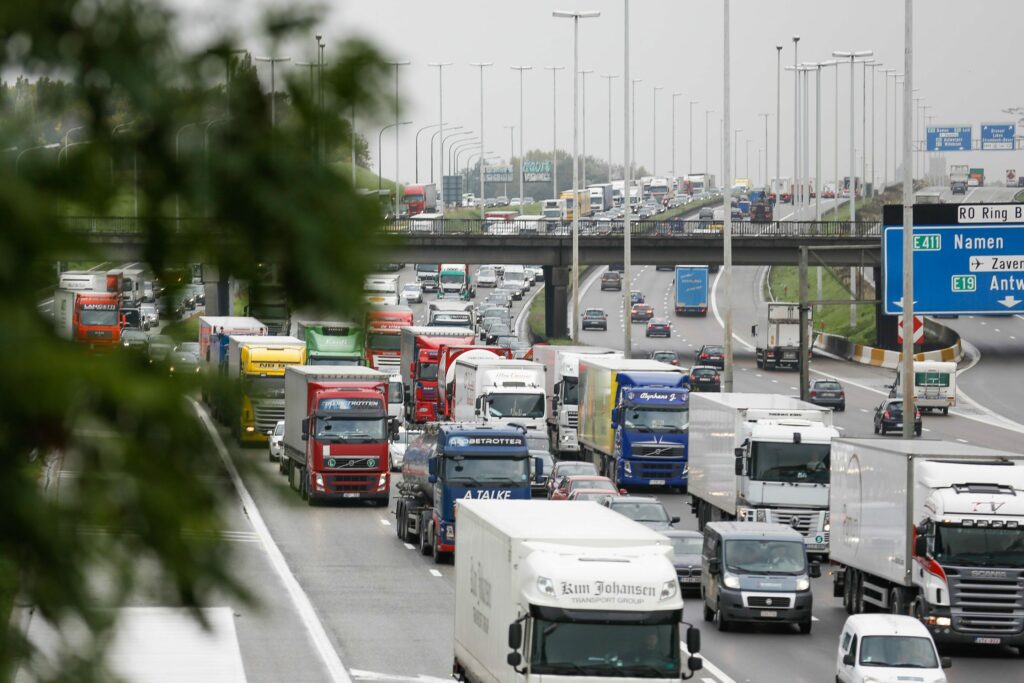 Motorists confused by Dutch-only road signs on Brussels Ring Road