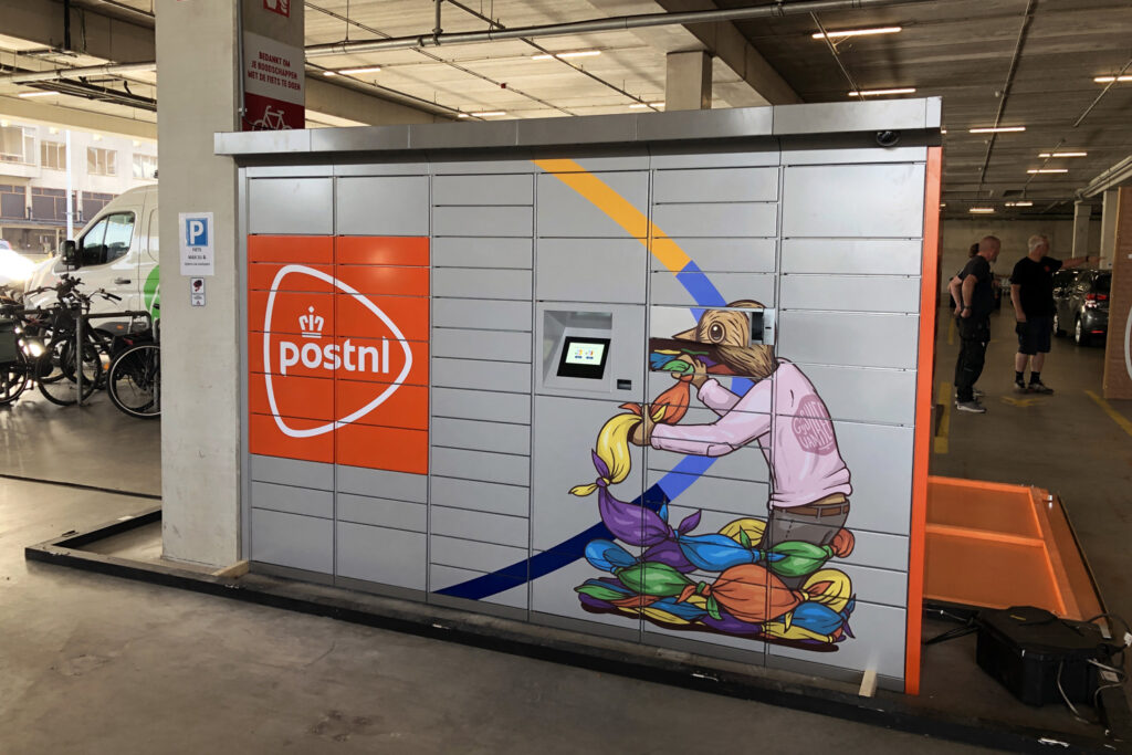 PostNL opens their first package locker in Belgium