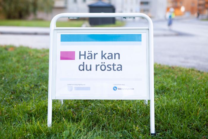 Elections in Sweden undecided after loss for far-right party