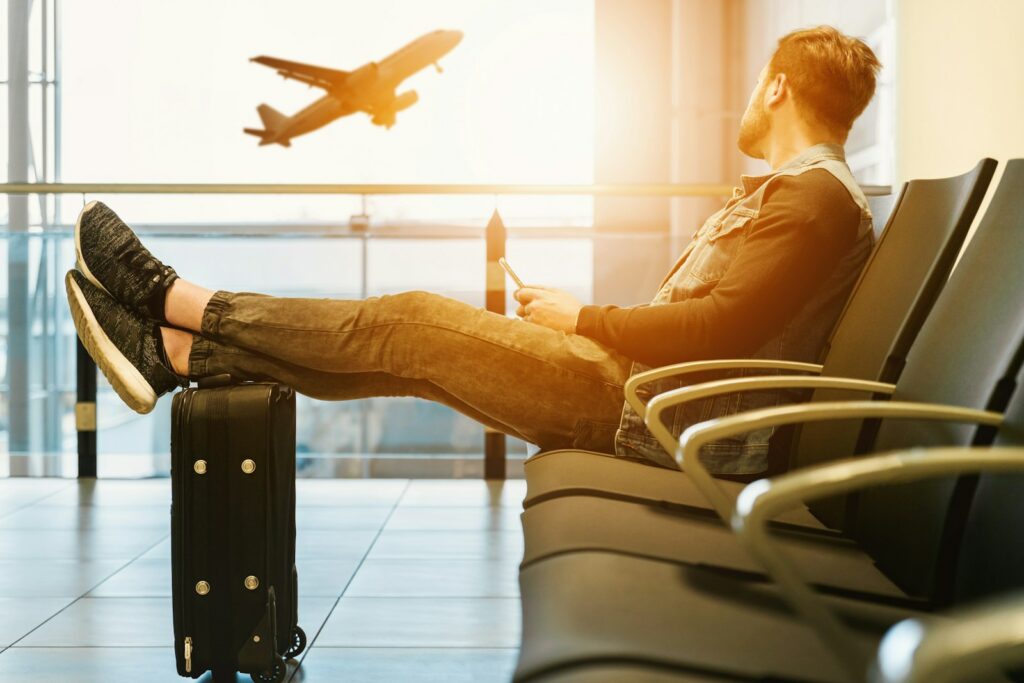 EU travel costs diverge as holiday prices up 3.2%, airfares down 0.4%