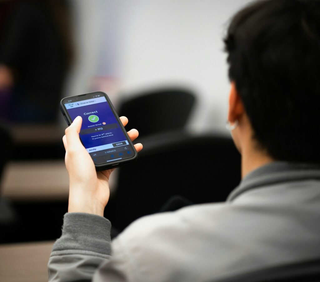 Despite ban at school, teens spend just as much time on their smartphones