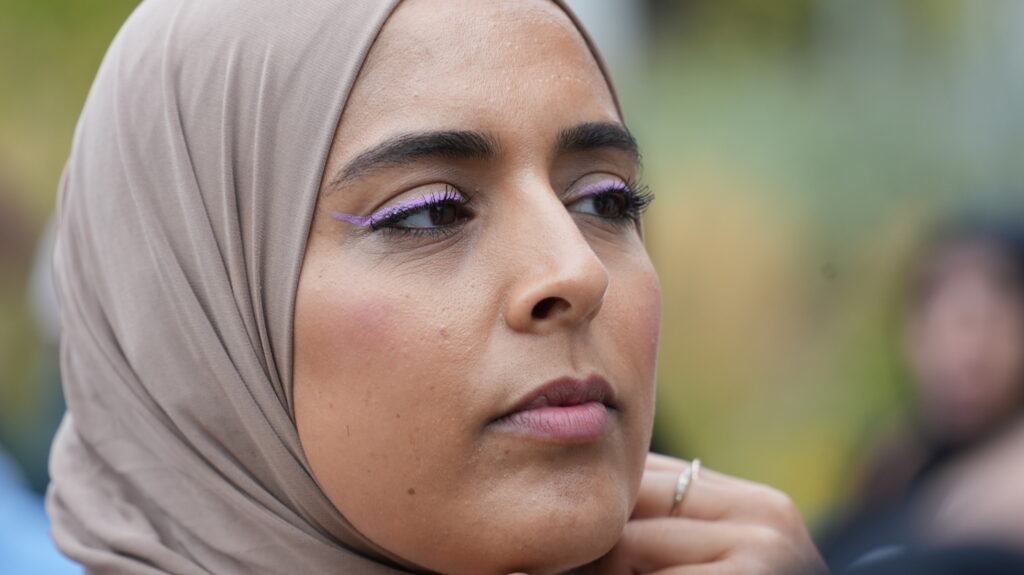 Flemish teacher fired for refusing to remove headscarf