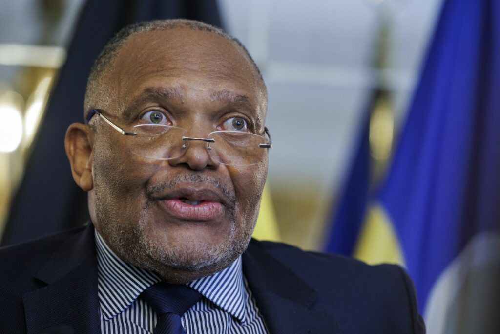 Bertin Mampaka re-elected as Brussels Parliament president