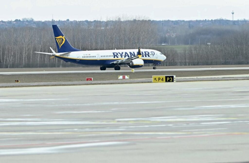 Ryanair cuts winter flights and warns of price hikes due to high fuel prices