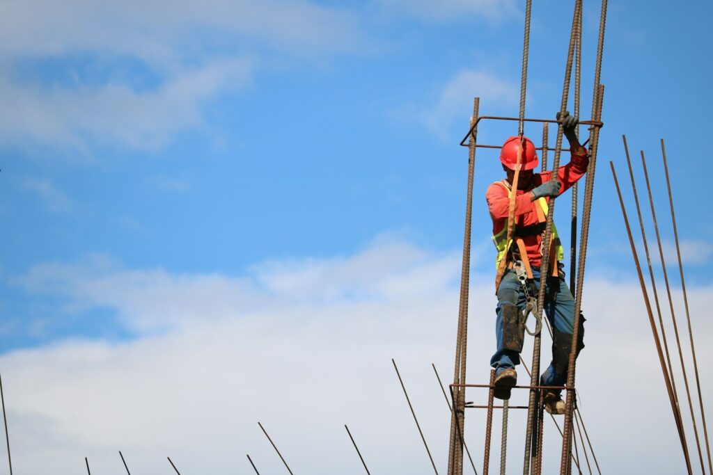 MEPs urge EU executive to protect workers from psychosocial risks