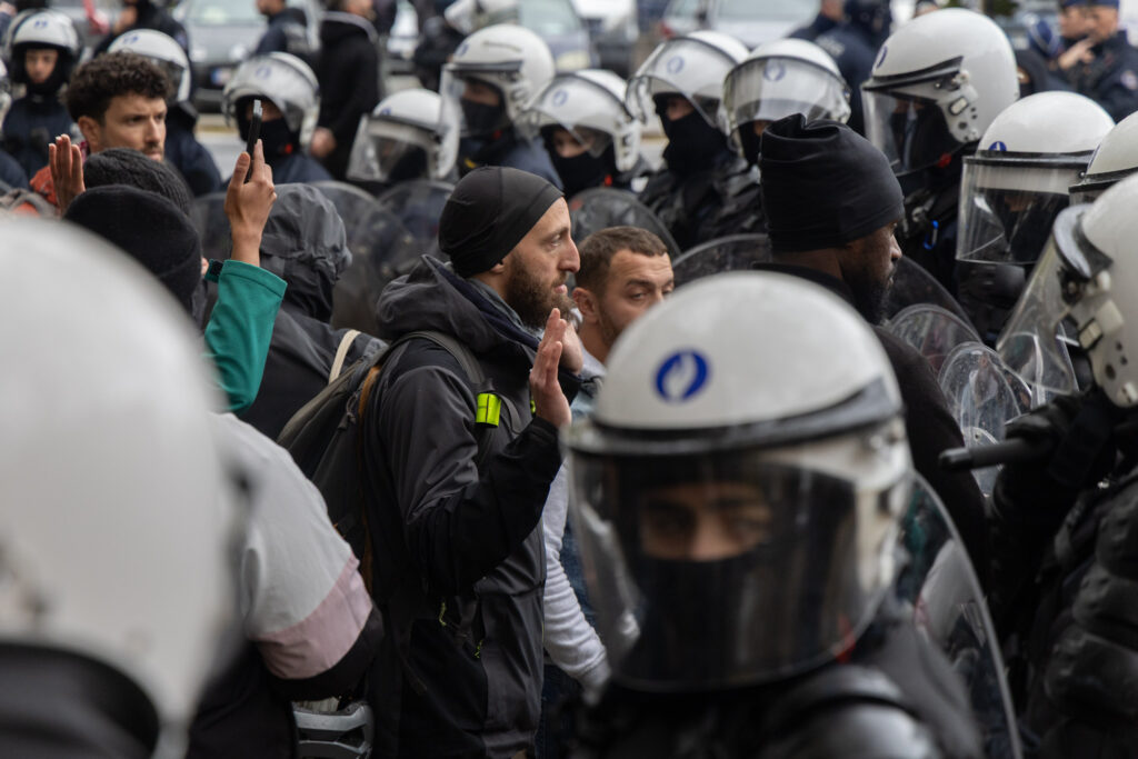 Brussels police defend seizing 'illegal' swimming goggles at protest
