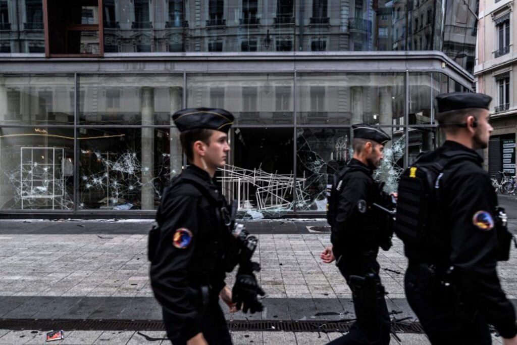 France to deploy military in support of police ahead of fresh protests