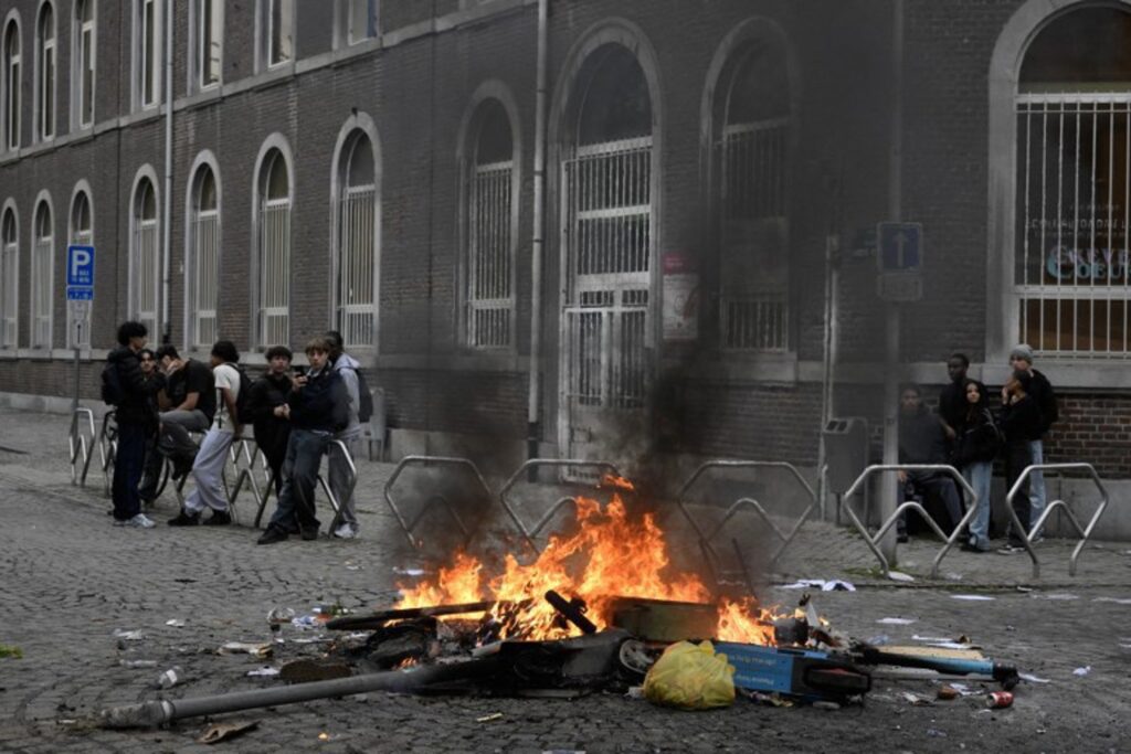 Liège student protests turn violent as four arrested and shops damaged