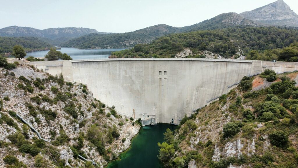 EU closes hydropower cases as France opens market to competition