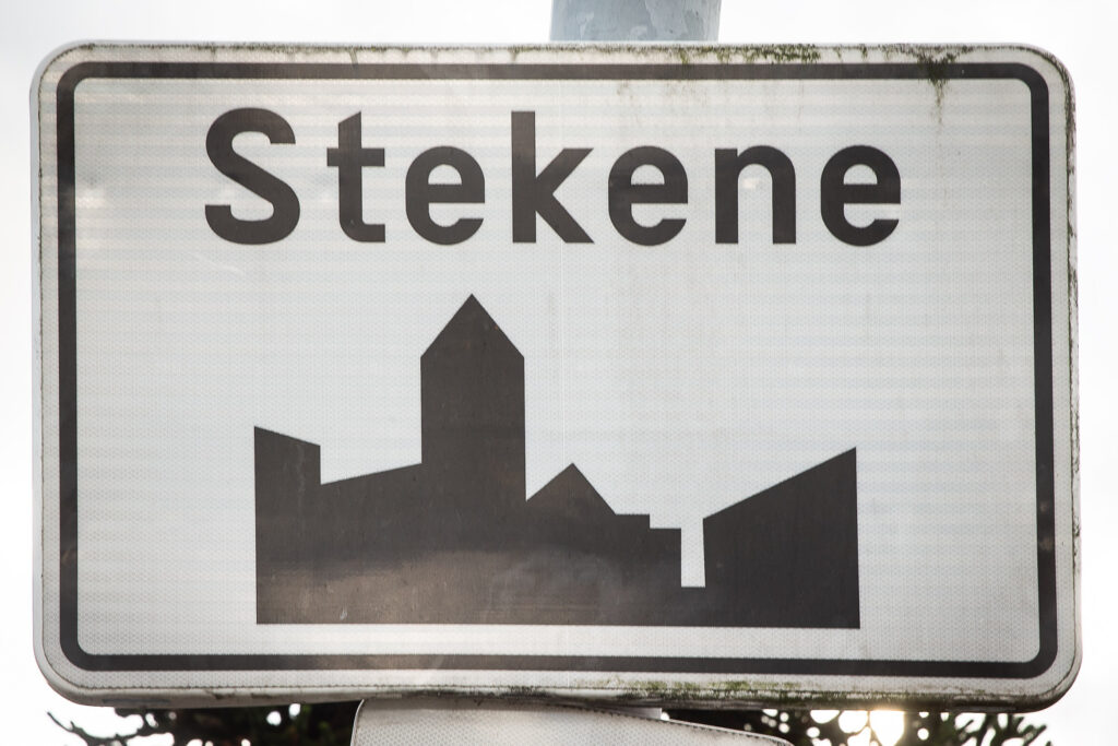 Porsche driver rams into dental office in East Flanders in case of potential revenge