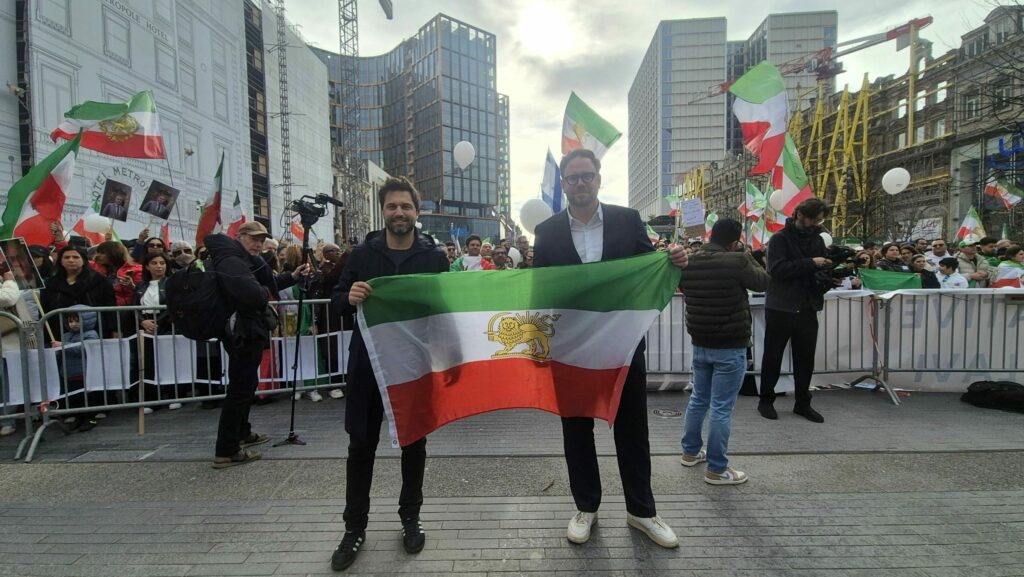 Bouchez wants to invite son of former Iranian Shah to Belgian Parliament