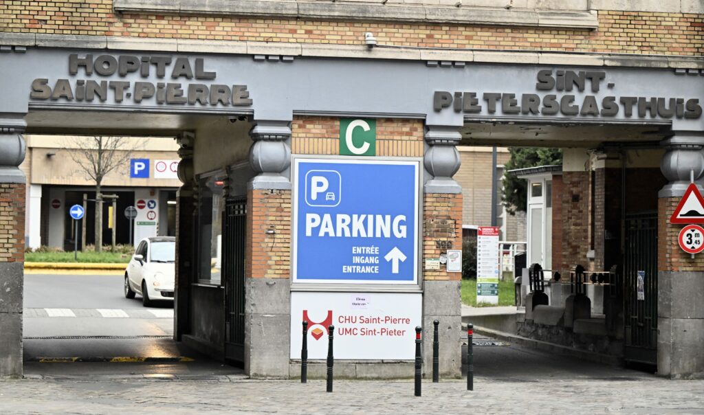 Five Brussels hospitals unite under new university hospital network